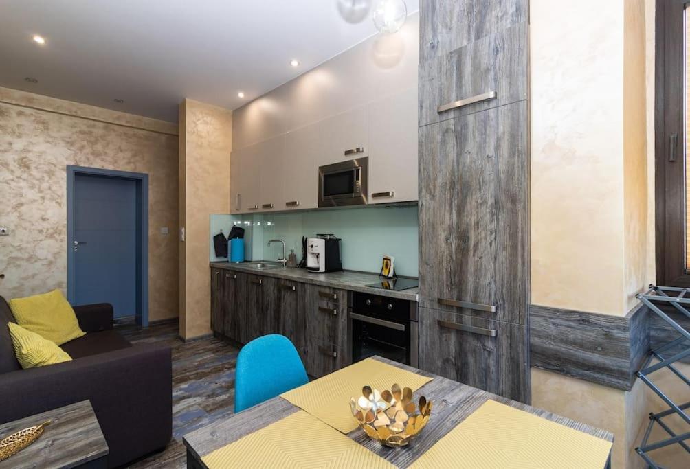 Апартаменти Unique 1 Bedroom Flat Софія